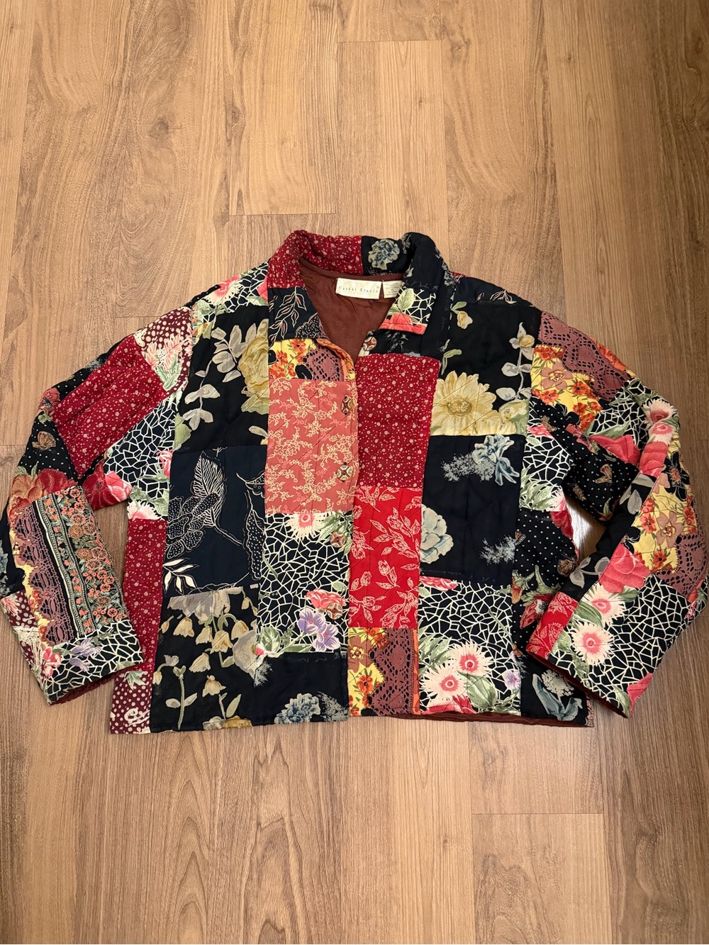 Vintage Patchwork Floral Quilted Jacket - Red & Black Multicolor - Picture 5 of 9